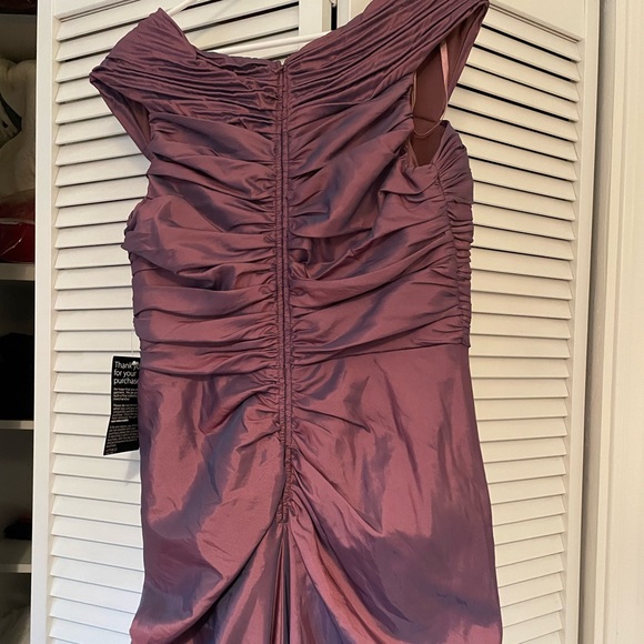 Dress - Picture 3 of 6